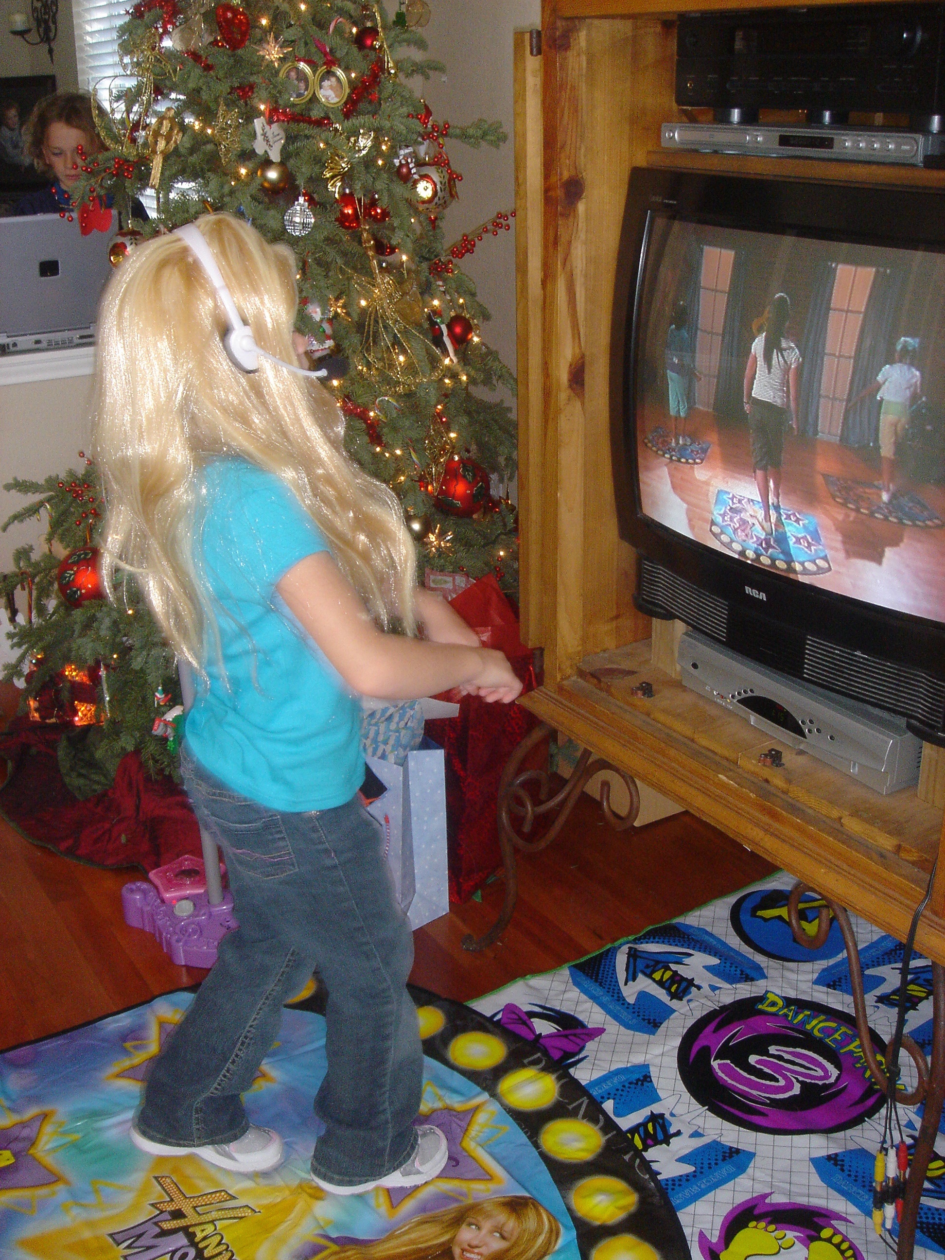 2007-12-25-04 Christmas Day K&J.jpg